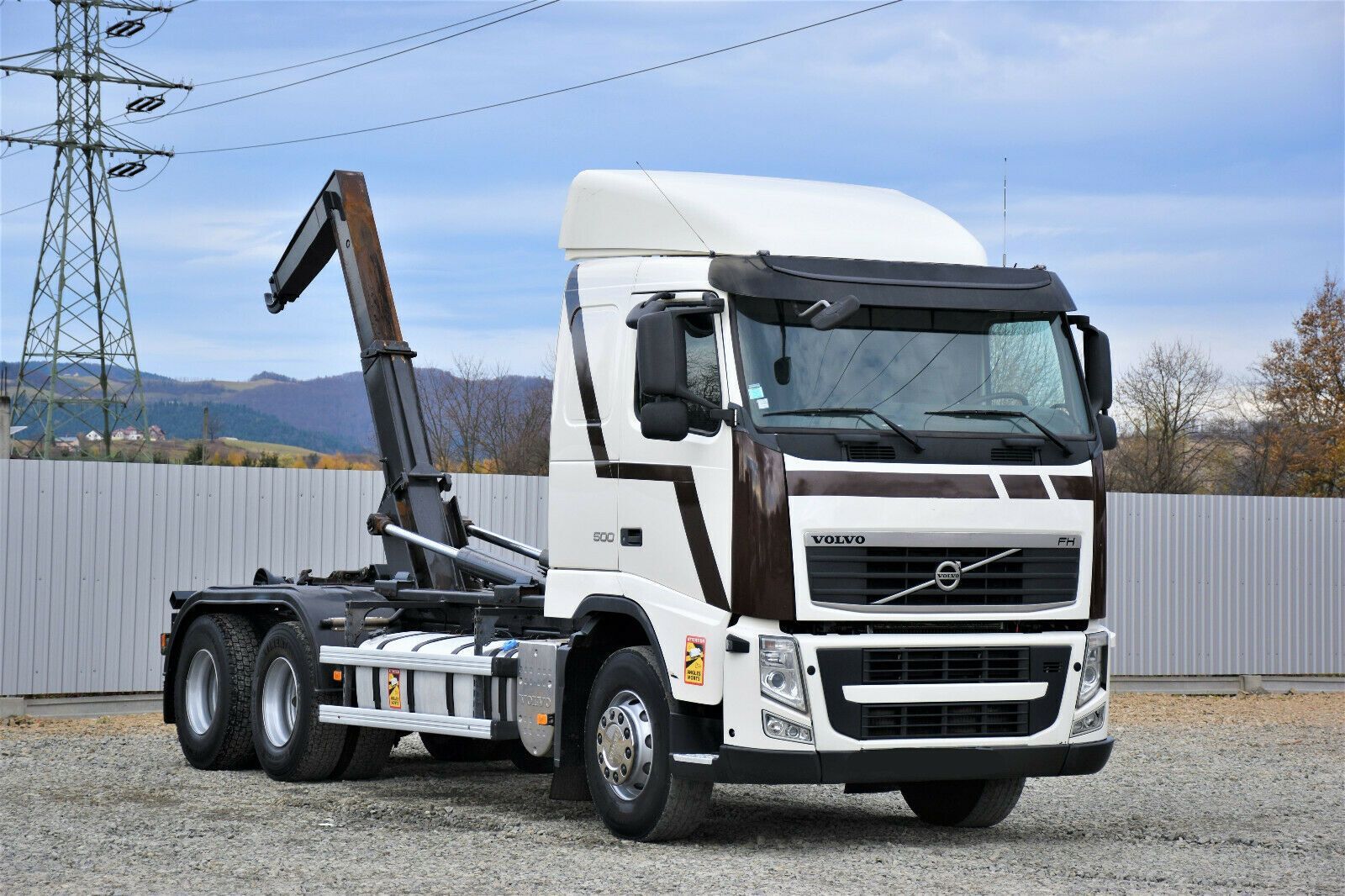 camion-con-gancho-Volvo-FH-500-Abrollkipper-TOPZUSTAND-6x4-1694111509254615565_orig_49a7121e91708354c71237c0101c1ec7-23090721314447244100